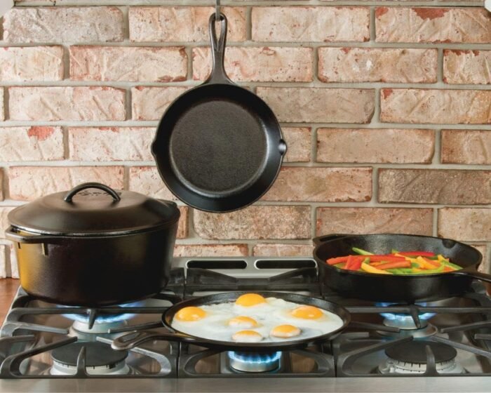 Lodge Cast Iron Dutch Oven ( 5.7 L) - Image 4