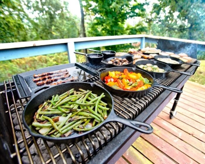 Lodge Cast Iron Skillet (25 cm / 10.25 inches) - Image 3