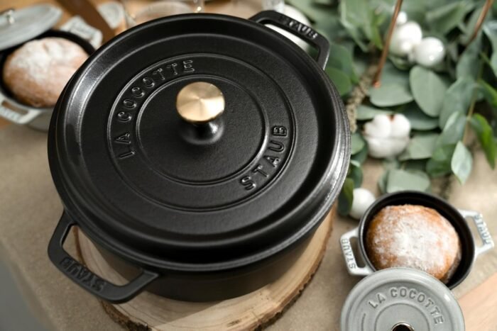 Staub Cast Iron Cocotte ( 22 cm, Black) - Image 3