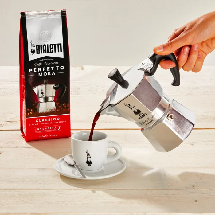 Bialetti Moka Express ( 6-cup) - Image 2