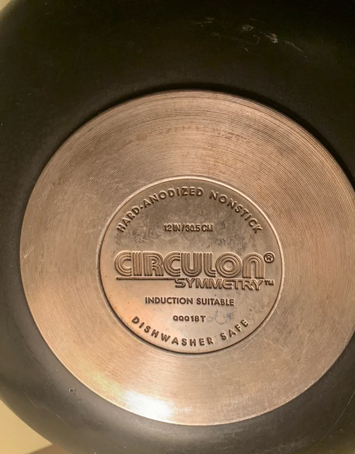 Circulon Symmetry Frying Pan (26 cm) - Image 2